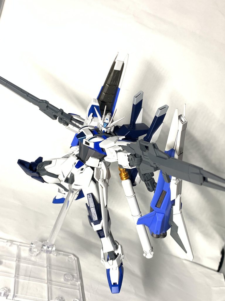 以下ブンドドと設定高エネルギーライフル×2Ex-Rと同型のものを使用。二丁装備になっているのはフルバーストをした時に撃ち漏らしを減らすため。