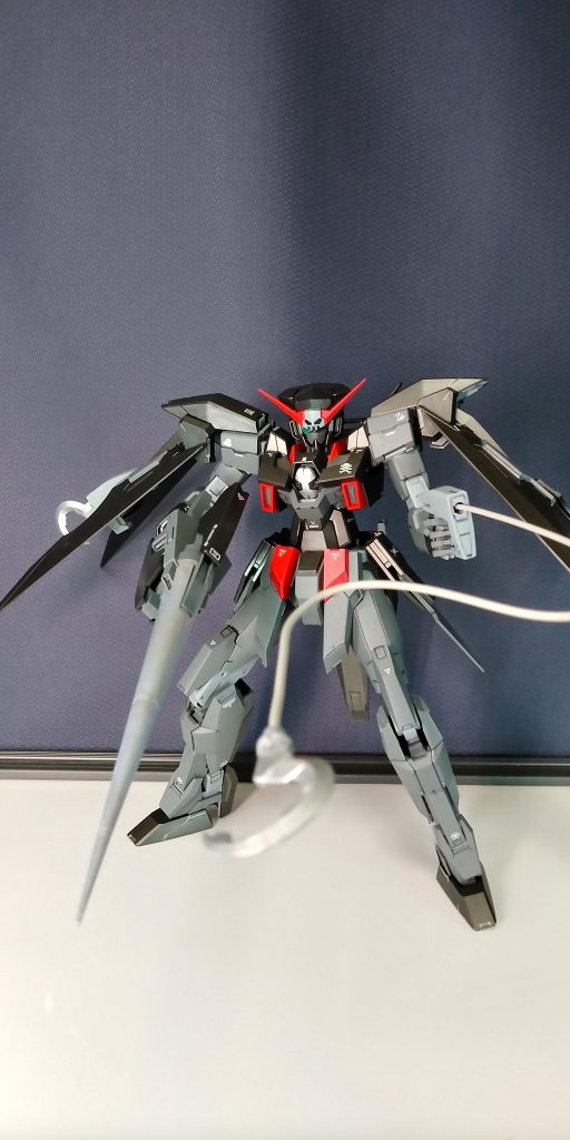 シルバー部分は光沢に、黒い部分はメタリック艶消し仕上げです！