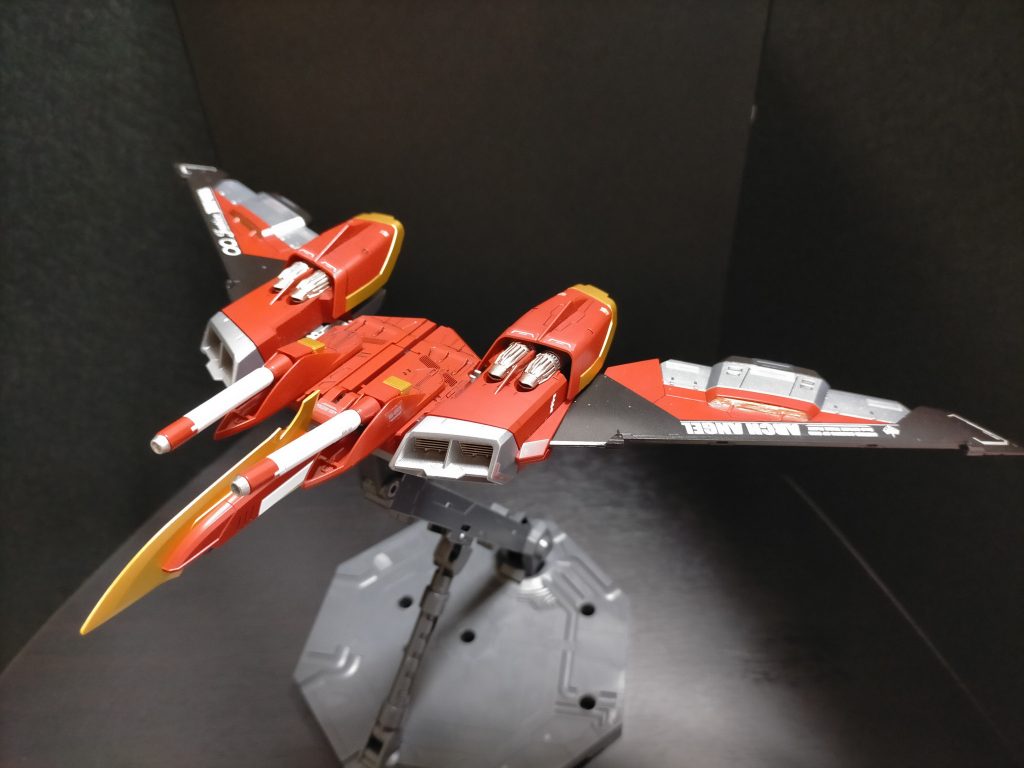 MS支援空中機動飛翔体 ファトゥム-01:ファトゥム-00の発展型。通常はリフターとして背部に装備されているが、分離してサブ・フライト・システムとしても運用可能。先代機のファトゥム-00で装備されていた2種の機関砲はオミットされ、代わりにビームサーベル、ビームラムなど近接戦闘用の武装が多数装備された。これにより、分離・突撃時の貫通力はさらに向上している。MR-Q17X グリフォン2 ビームブレイド:ファトゥム-01の両翼に内蔵されているビームブレイド。ガイアの物と同型式。