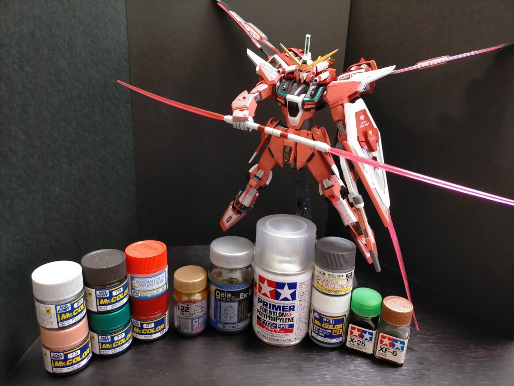 塗装レシピフレームABS下地:田宮ナイロンPPプライマーフレーム銀.銅:G Exシルバー　C10カッパー機体白:GX1クールホワイト機体黒:C78メタリックブラック機体ピンク:C Gカラー23 MS06Sピンク機体緑:C77 メタリックグリーン機体金:G122スターブライトゴールド関節、武器等グレー:MSグレージオン系バックパック等赤:C81あずき色バックパック銀:C90シャインシルバー部分塗装エナメル:クリヤー緑、コッパーピンクが明る過ぎるかなぁと思っていましたがなかなかいい感じになりました。最近使っててメタリックグリーンとジオングレーはなかなかお気に入りの色になりそうです。