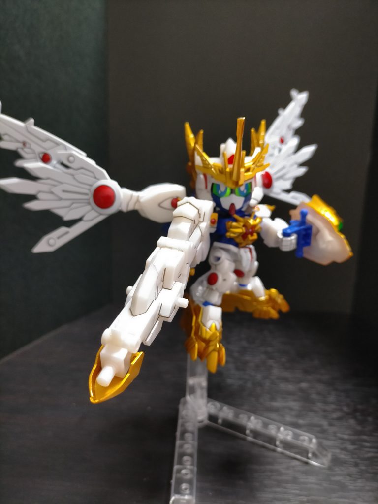 GNフレアーデバイス:収束ビームを放つ携行火器。グリップにはGNグリップダガーが使用される。ガンドラゴンモードでは口部を構成する。GNランチャーデバイス:拡散ビームを放つ携行火器。グリップにはGNグリップダガーが使用される。ガンドラゴンモードでは尾の一部を構成する。GNメガフレアーデバイス:フレアーデバイスとランチャーデバイスを合体させて使用する大型火器。グリップにGNグリップダガーが使用されている以外変わりはない。