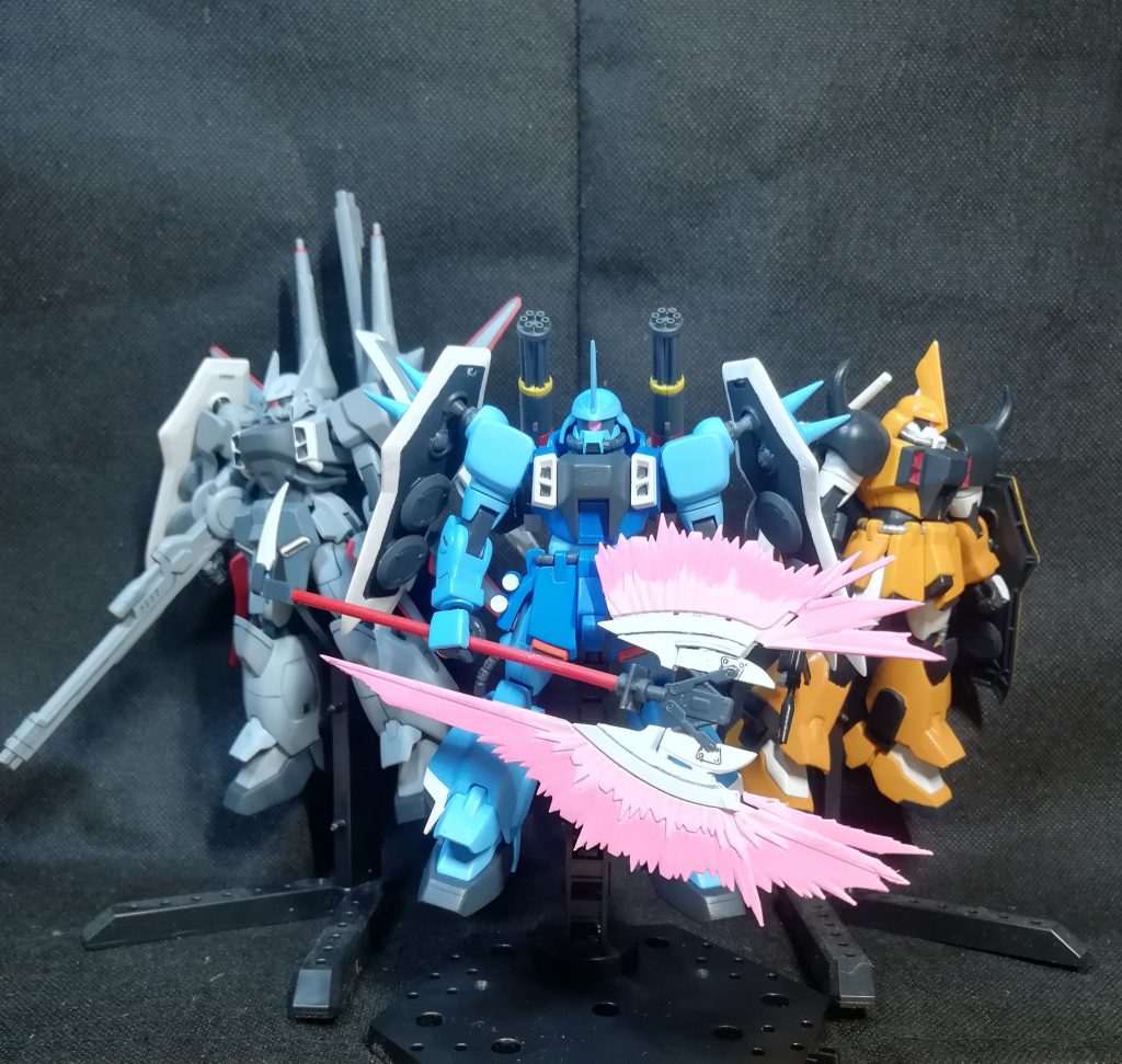 今までのザク達と。遠近中とバランス良い部隊風。