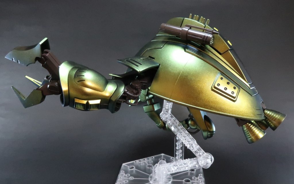 塗装した状態での変形は難易度が高すぎです。もう二度と変形させないと思います。