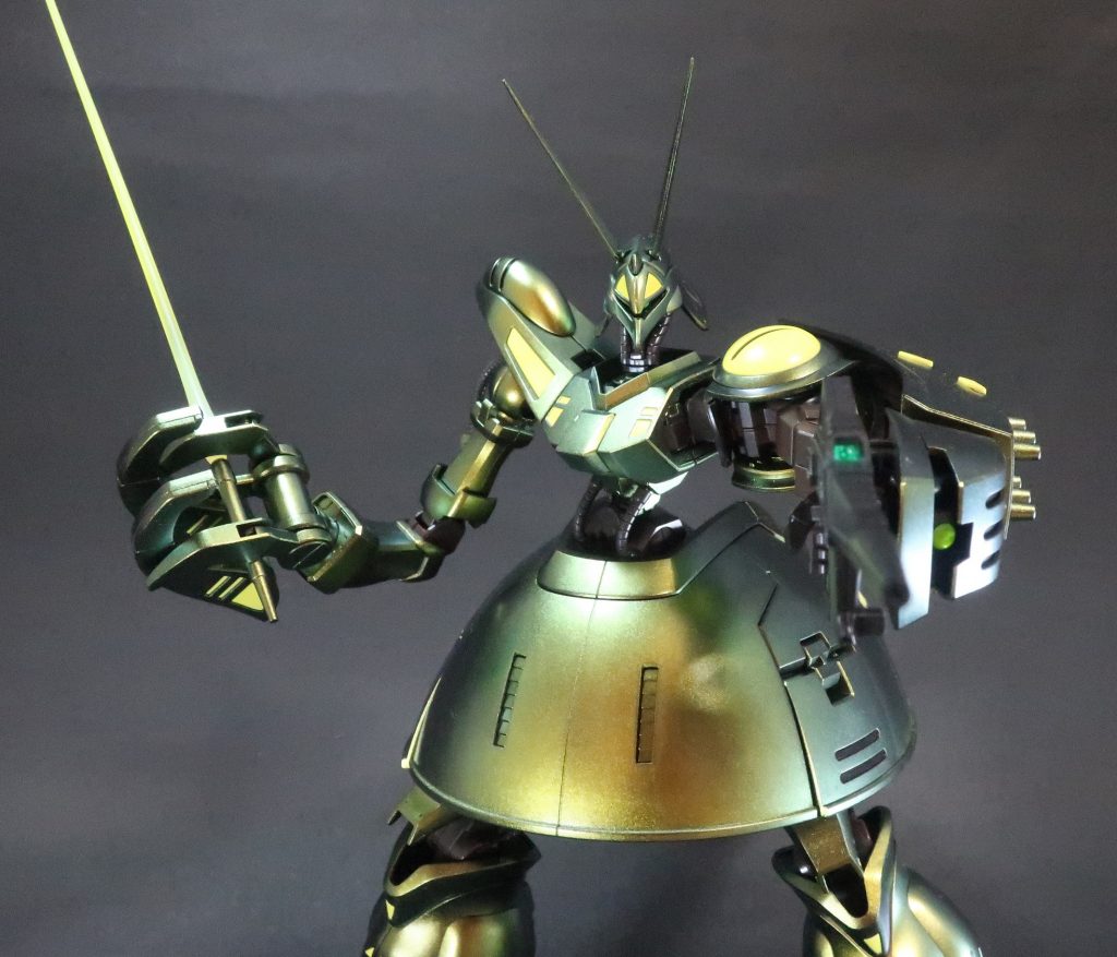 久しぶりに普通の人型でない機体を作ったので新鮮で楽しかったです。変形して遊ぶ用に塗装しないのも欲しくなりました。