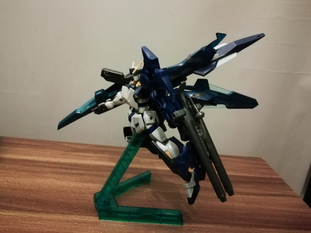 マークIIIこのまま飾ると接続部に負担がかかりすぎて壊れます笑