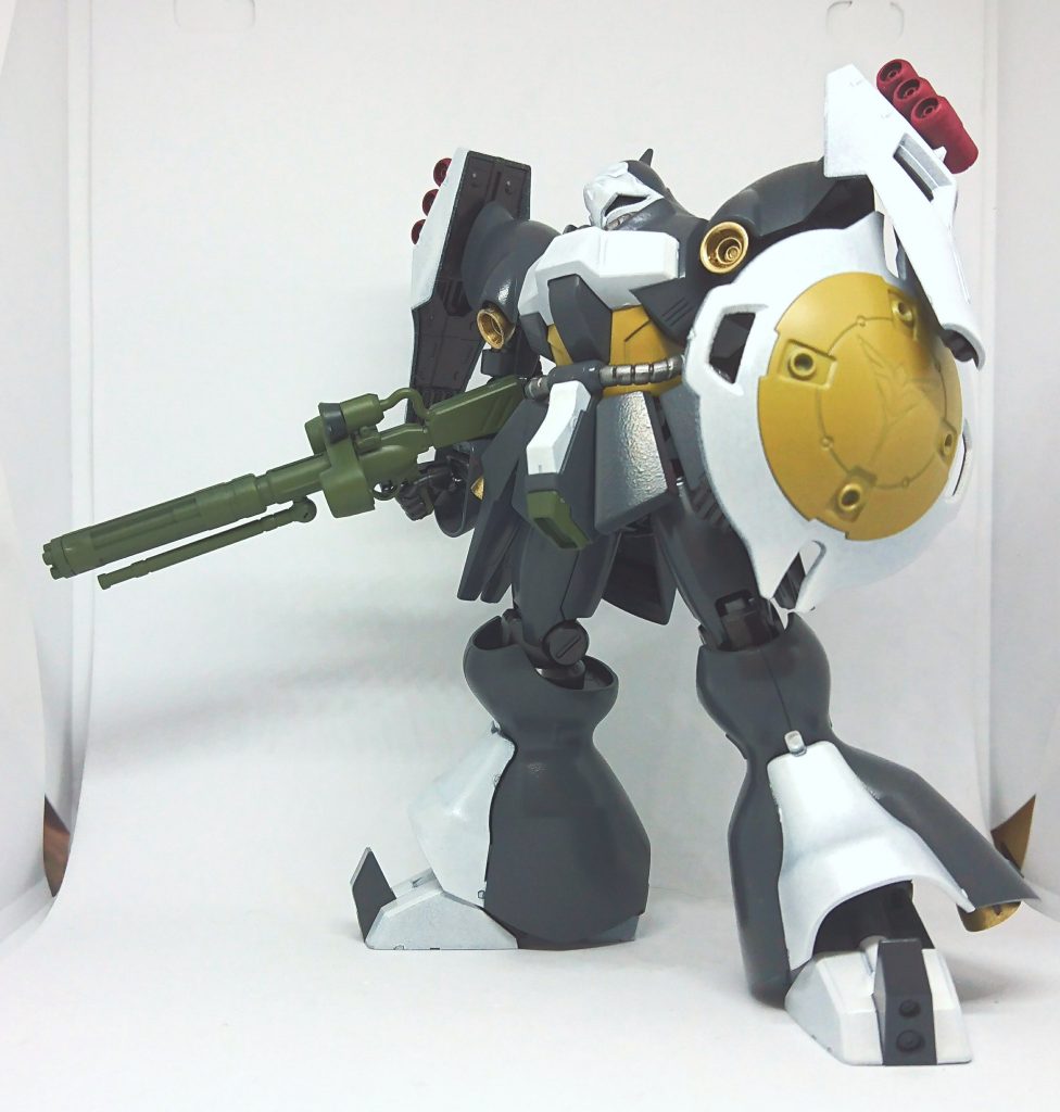 塗装はいつものように時間短縮のためにランナー塗装、組んだだけの状態でここまで完成