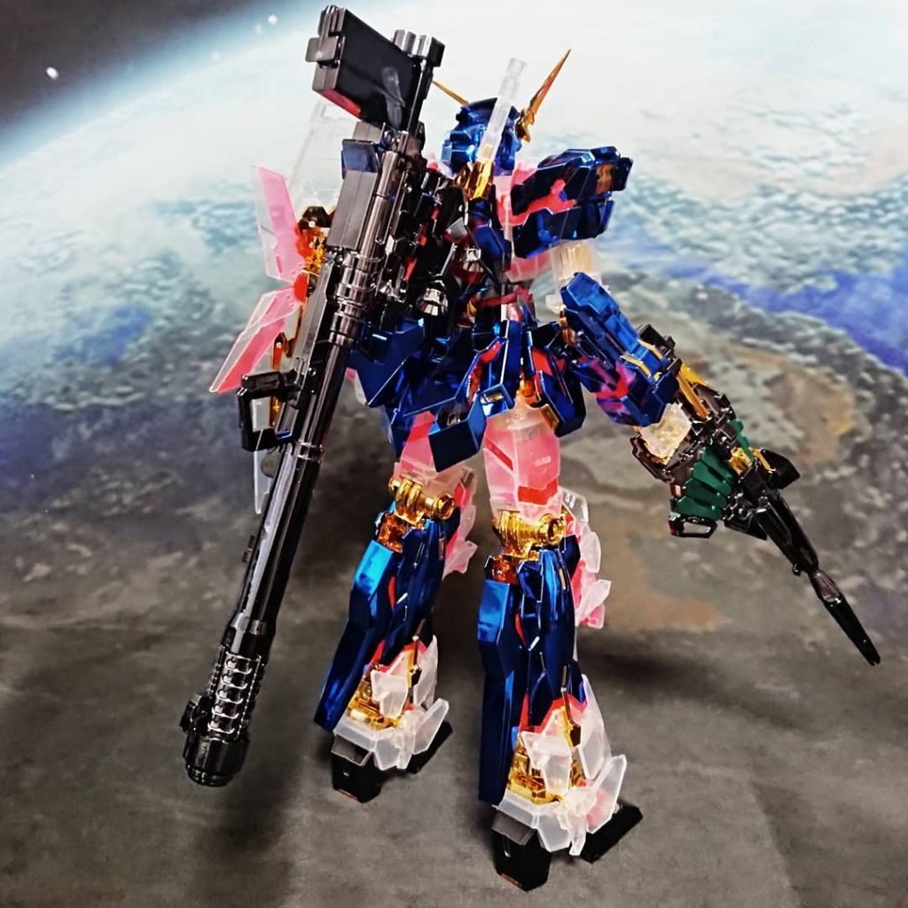 関節などのゴールドメッキのフレームが高級感を出しています