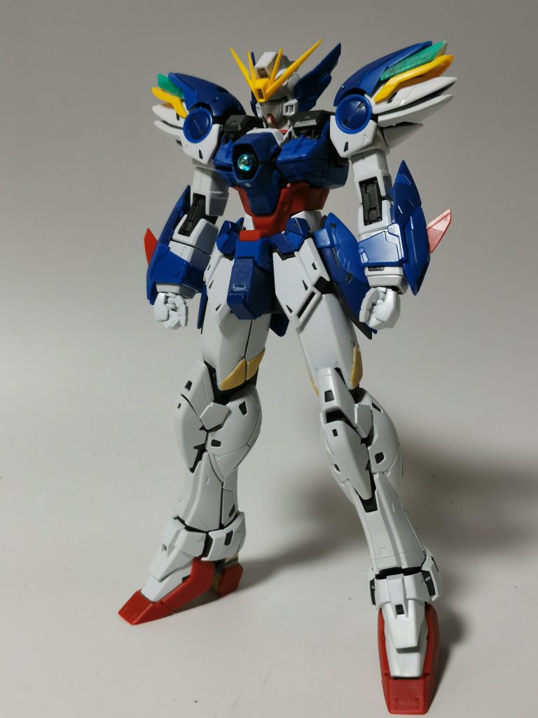 サフ前、腰や腕までは改造する根性がありませんでした…大腿や踵は外装のみのお手軽改修で、フレームはそのままです。