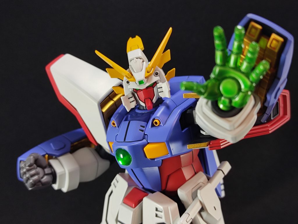 シャイニングフィンガー当初デカールゴテゴテでver.ka風を考えていましたがシンプルな方がかっこいいんじゃ?と思い路線変更。結果、淡い色味でアニメ感がある出来栄えになりました😗♫