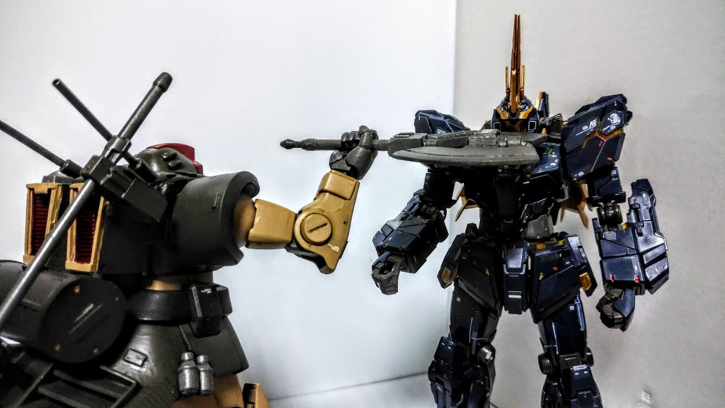 小説では、建物の陰から出てきて、袈裟斬りにしてくれたバンシィなんて、こうして、