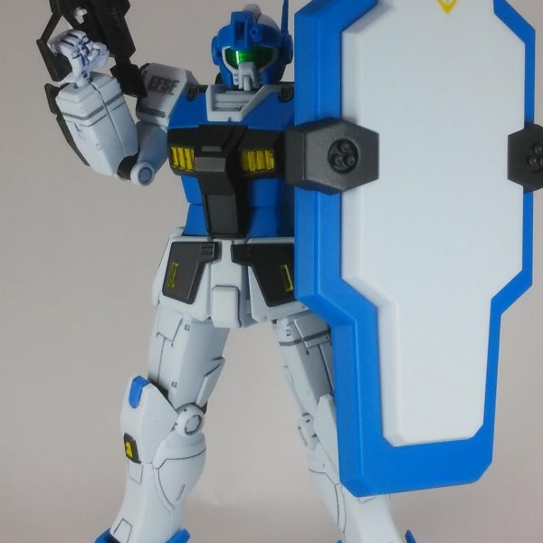 HG　ジム・ガードカスタム（Ｅｰ２ビームスプレーガン装備）