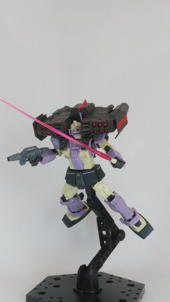 ビーム・サーベルを構えたイメージです。