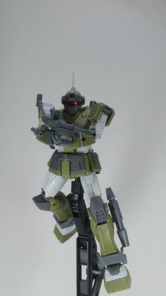 R-4ビーム・ライフルを構えたイメージ。やっぱりスナカスといえばこの狙撃ポーズですね!平手は他キットからの流用です。