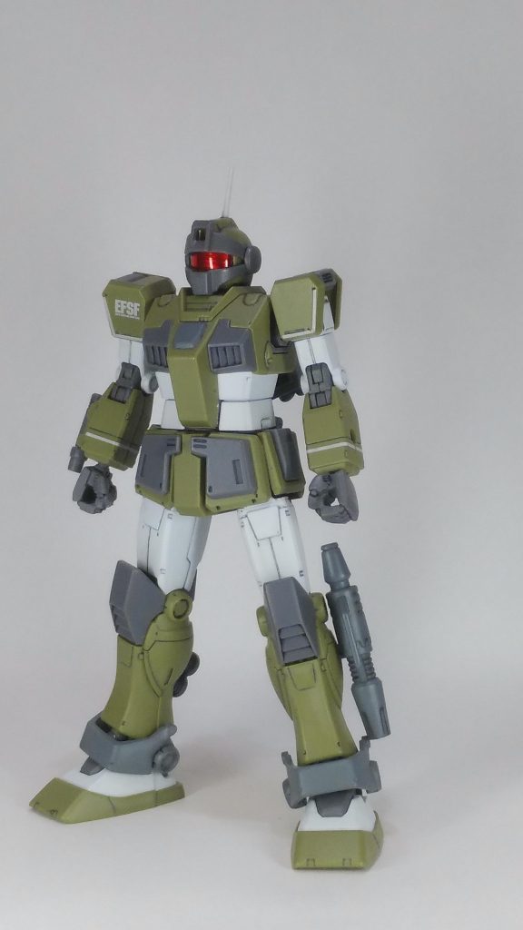 制作工程はいつものように合わせ目消し・部分塗装・スミ入れ・トップコートで制作。頭部はランナーパテで合わせ目を消しています。