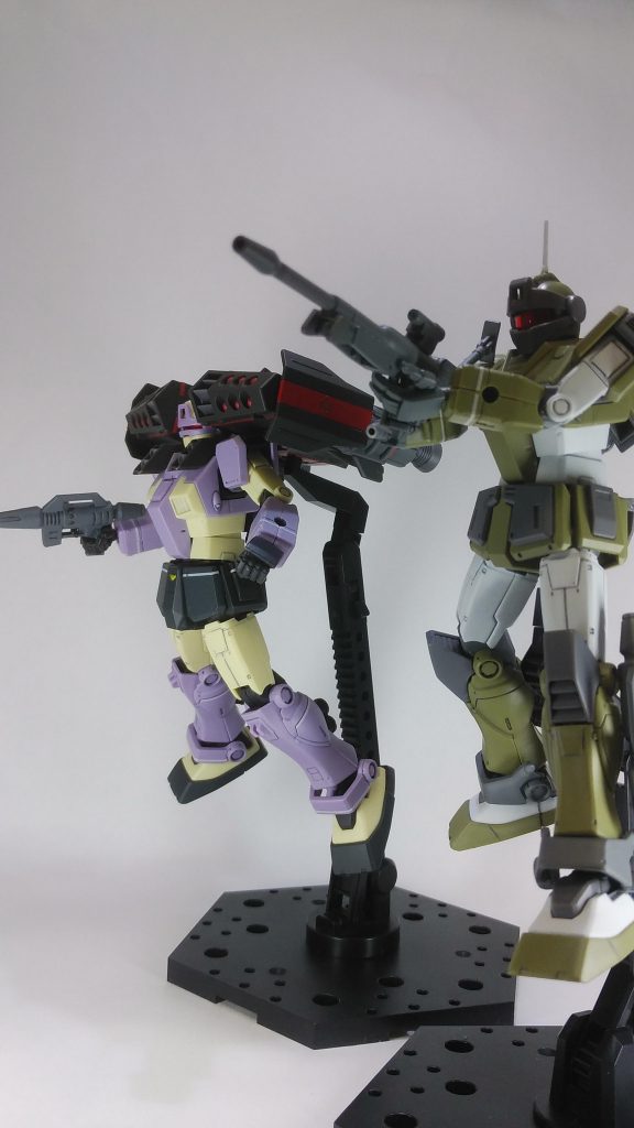 ア・バオア・クーの激戦イメージで。「これより敵艦隊に奇襲をかける!」「了解。援護射撃は任せろ!」