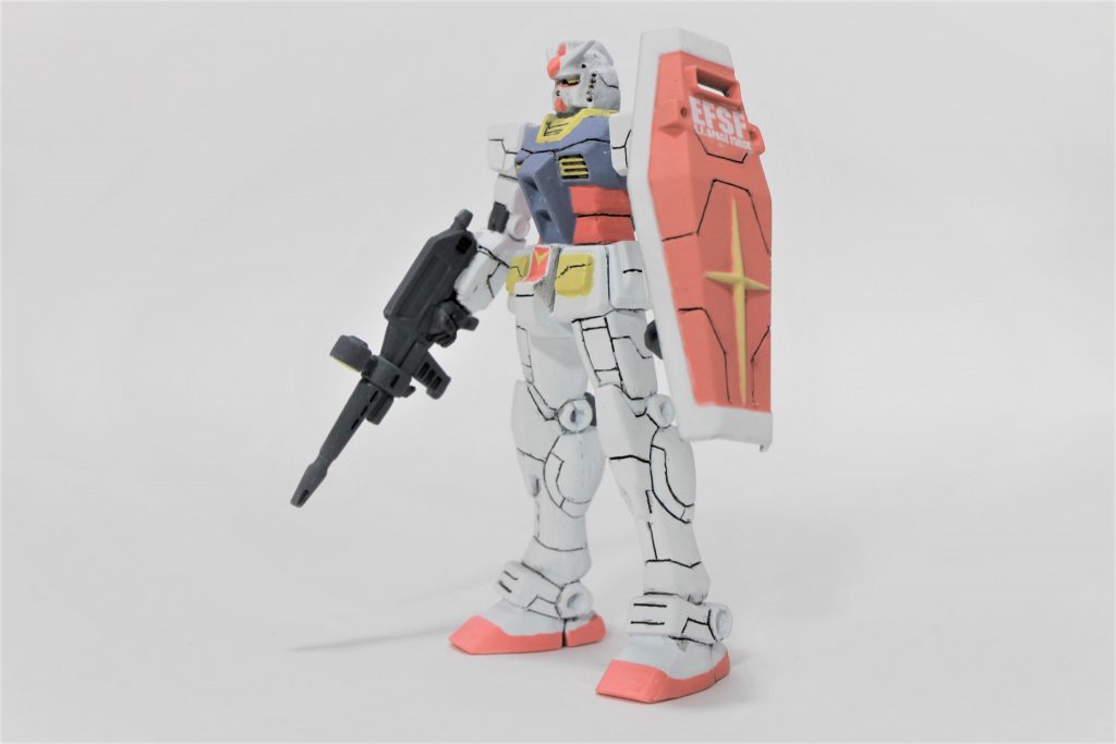 サフを吹いた後、全体にエアブラシで白を吹いて、市販のセイラマスオカラーで筆塗りしました。