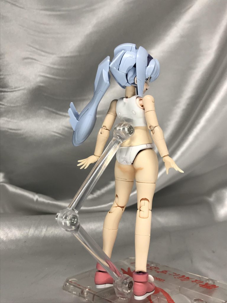 背部えげつない肉感。頭部は特にいじらず、サラのままです。