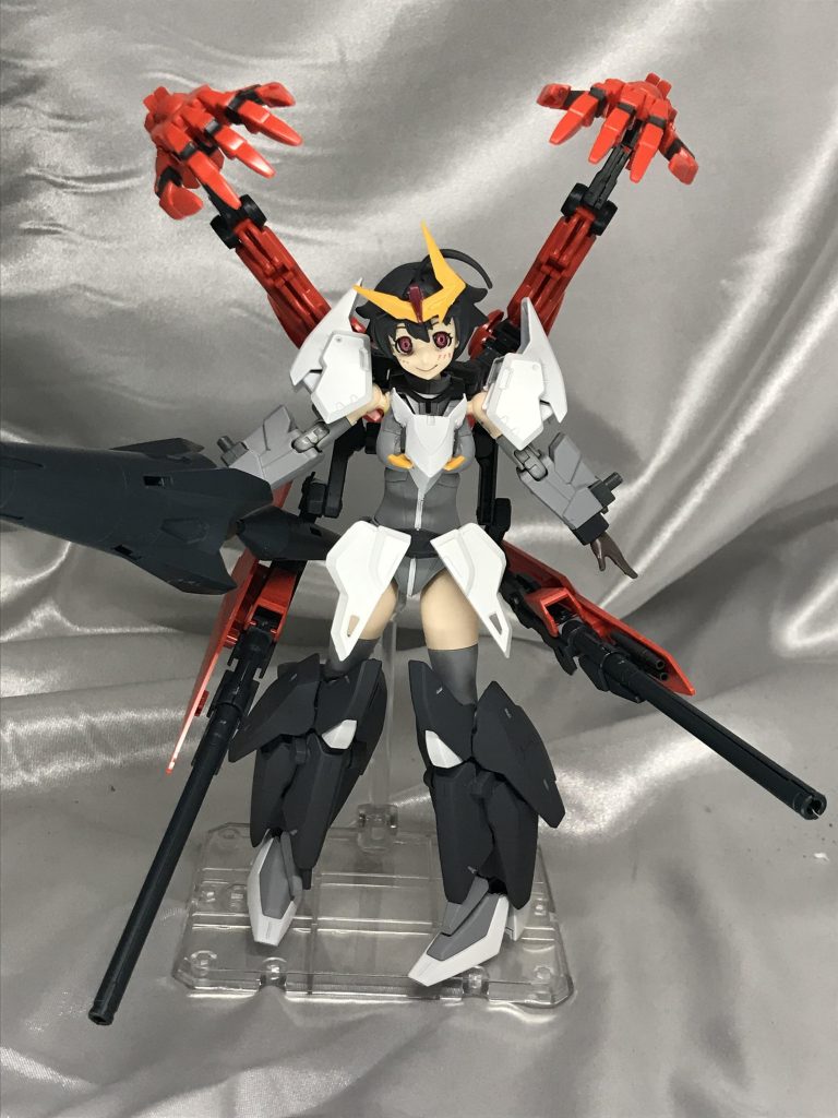 本来はウェポンズのアームのみ販売されてるやつを塗りなおす予定でしたが、組み済み中古で売られてるものを格安で入手できたので、両腕成形色で行けました。ヱヴァのダミープラグのイメージで、バックパックに乗っ取られているんでナミさんの目は塗りなおしました。