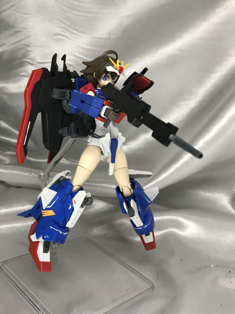 ゼータ系ならこの角度の射撃が印象的です。