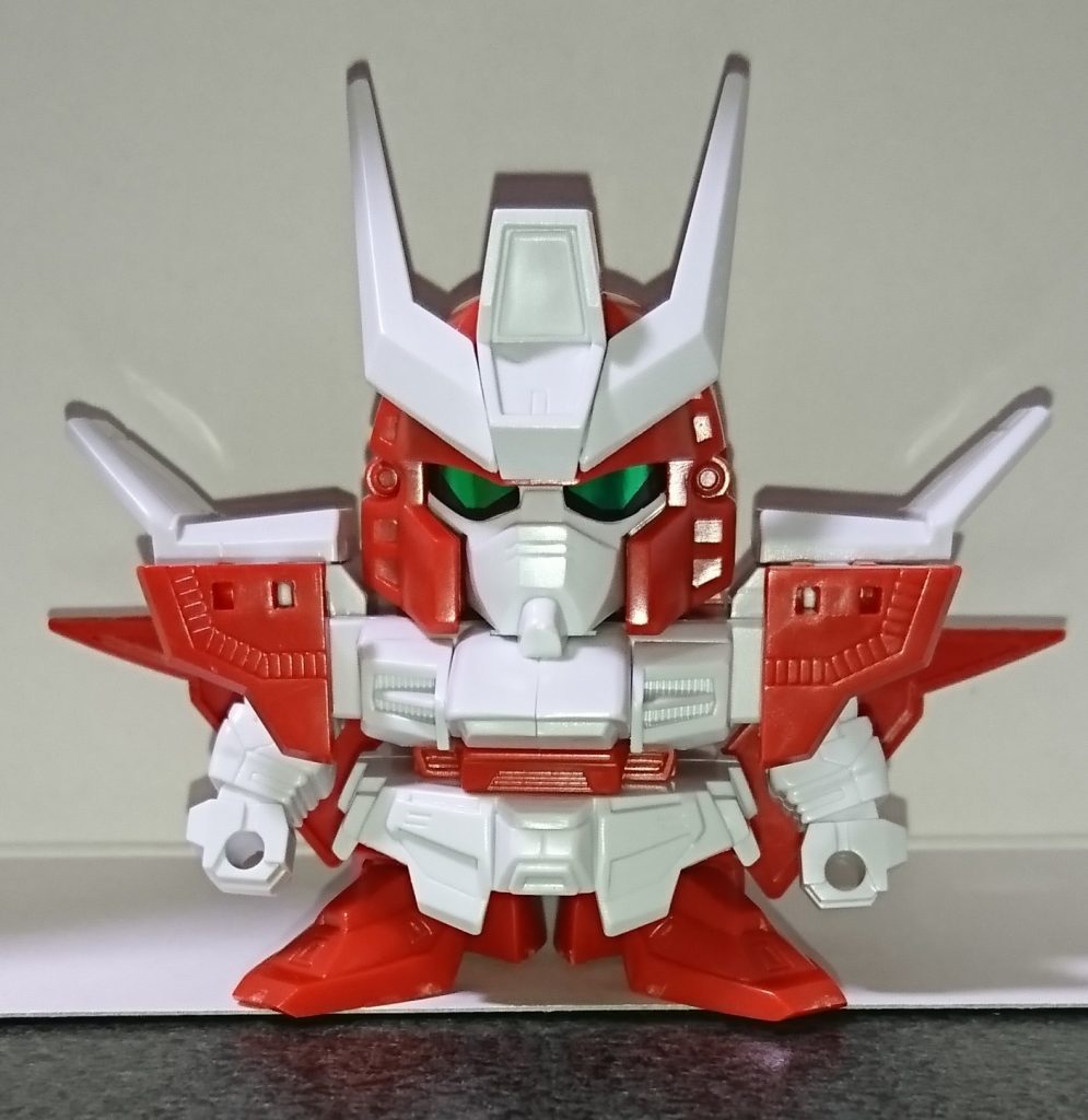 塗装前肩部正面は結局シールを使いました黒のラインにモールドが入ってましたが、こちらの方が好みだったので