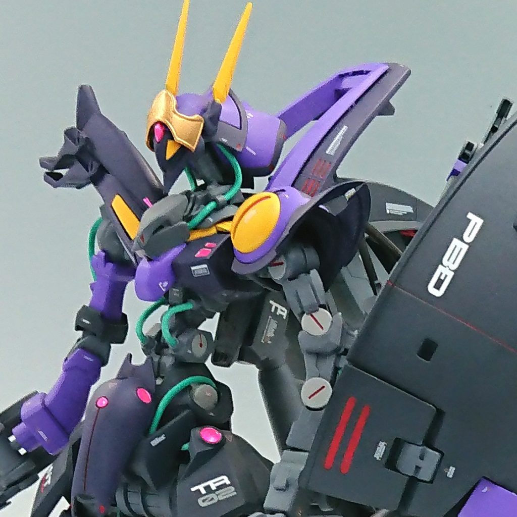 サイコフレーム搭載機です。