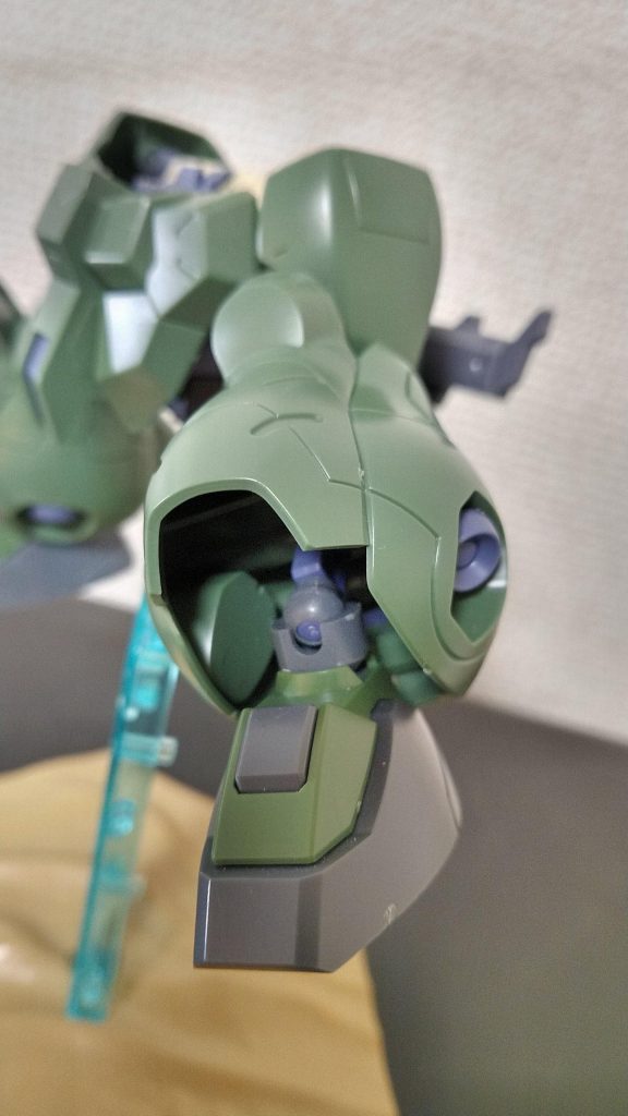 足首もボールデンのボールジョイントでハイモックの足と接続できるように改造。