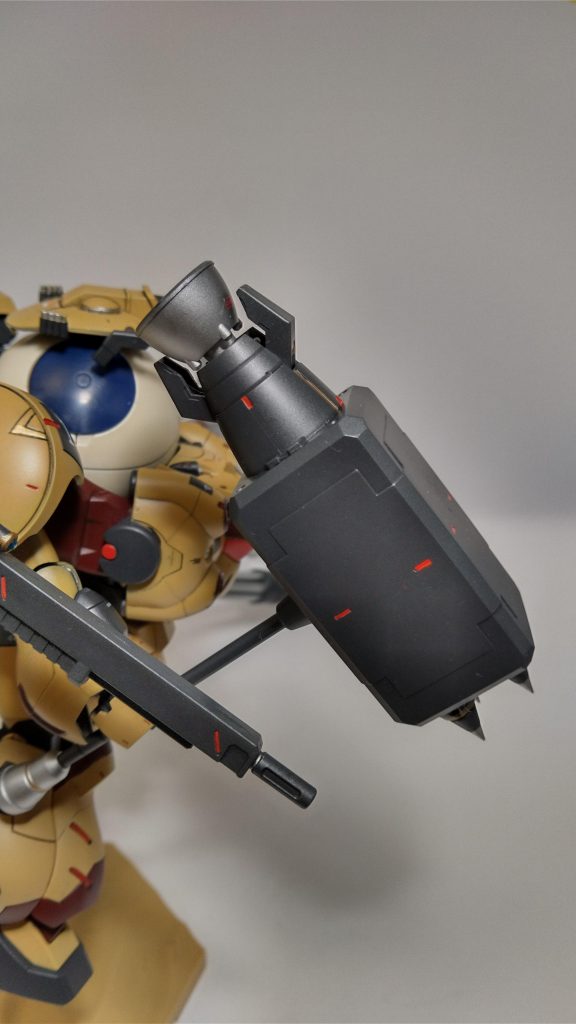 グシオンのハンマーにアウンリゼアーマーのパーツとモビルハロのバーニアを合わせたものを接着。針はビルダーズパーツのスパイクを接着。