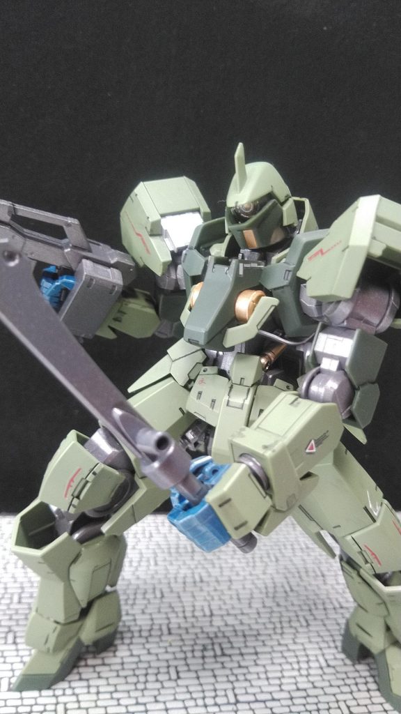 　斧をブン！（肝心の斧がほぼ写っていませんが・・・）