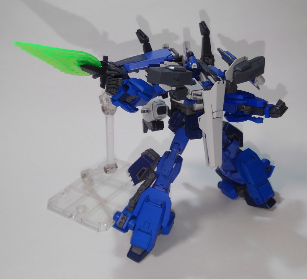 強化バスターブレイク。今のところスタンドがないと固定できません。しかもビームパーツを着けたら尚更に・・・