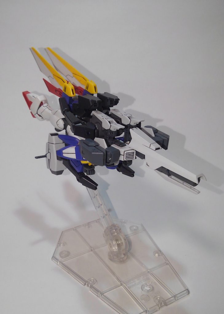 というわけでおまけです。ウイングガンダムグラジオラスと犬(雑)が合体したハイパーメガタックランチャー。バードモードより完全変形できます。改めてビルドシリーズのキットと、今や手軽に手に入るジョイントパーツの凄さと無限の可能性を実感しました!