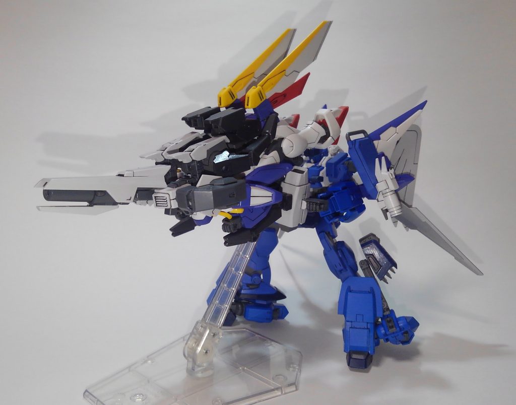 そして、我が家の切り札、フルインパクトバスターです!!全合体できたら・・・と思いましたが、元々その予定がなかったので某リライジングガンダムの様にはいきませんでしたwそこで思い付いたのが某バニシングトルーパーがアニメでやった無理くり合体キャノン。まぁそれっぽくはなったと思います!