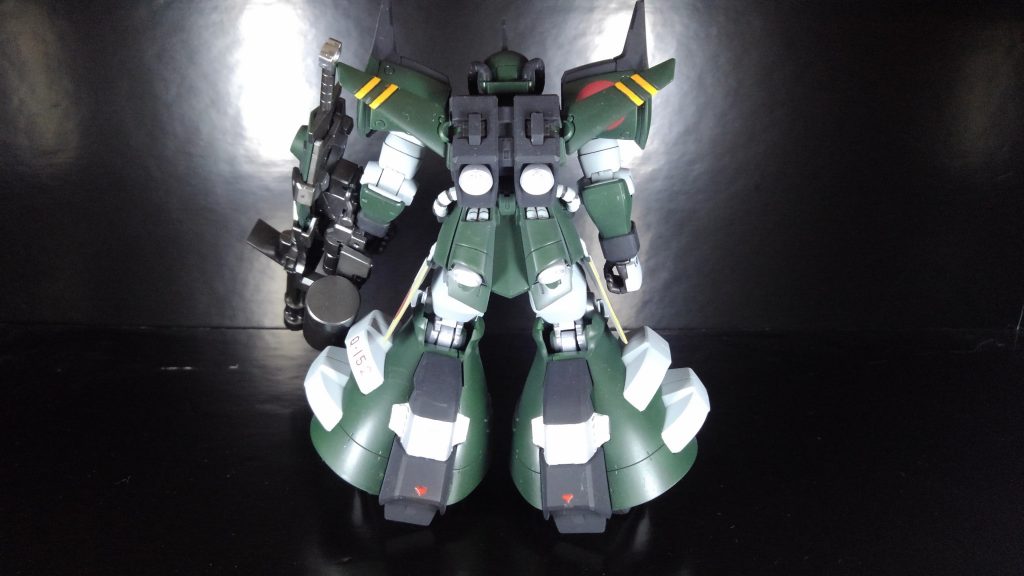 改造はせず基本的に設定した色を配色バランスが崩れないよう考えながら塗りました。デカールは零戦三二型の汎用デカールを使いました。雰囲気作りです(笑)