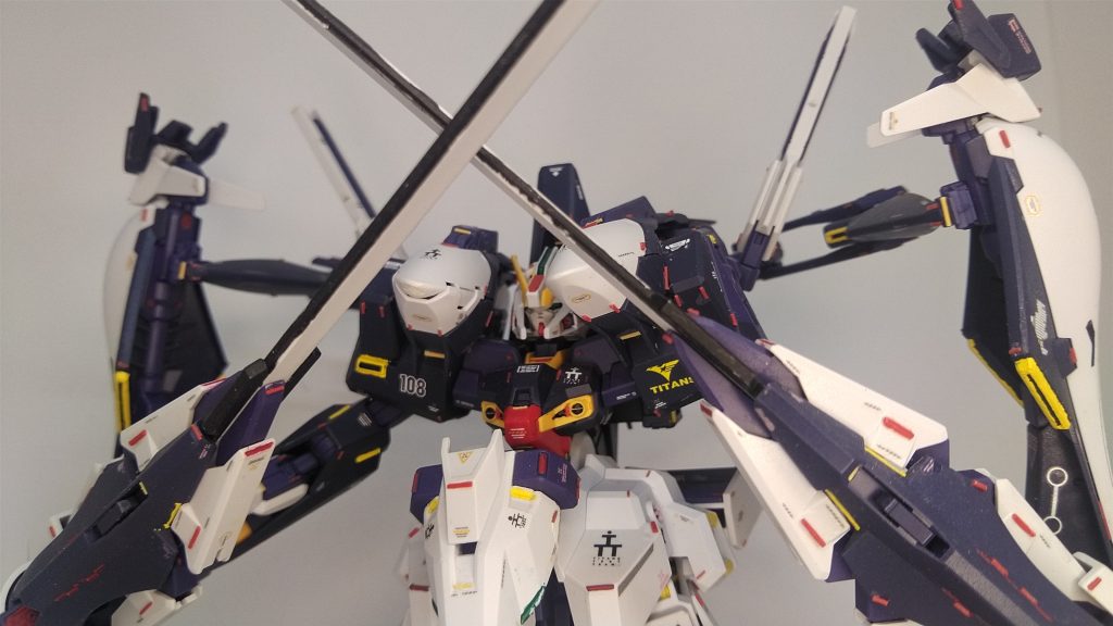 コンポジット・シールド・ブースターヒート・ブレード部　かっこ良いのですが、大物すぎてポージングと撮影が地味に大変でした。