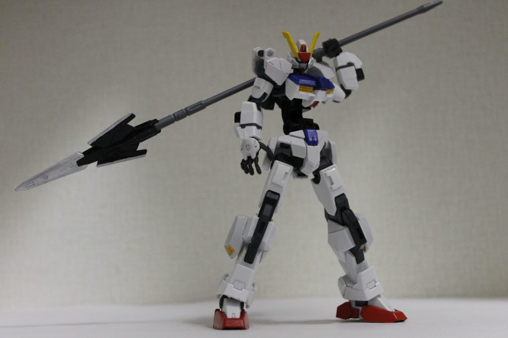 アンカージャベリンは更にグリップを延長してより長大な槍になります(実際には組み替え)。