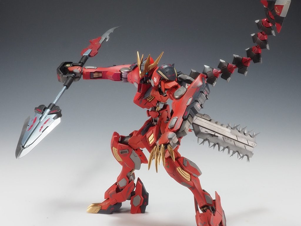 メインウェポンはコトブキヤのトライデントスピアにテイルブレードを組み合わせて双頭の槍にしてみました。ナックルガードもつけています。