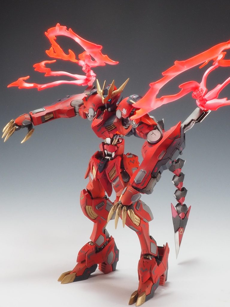 ルプスレクスといえば最終話の素手でMSを破壊していたシーンが印象的だったので格闘機らしいエフェクトパーツを付けてみました。リミッターを解除!余剰エネルギーが炎のように噴き出いるイメージです!