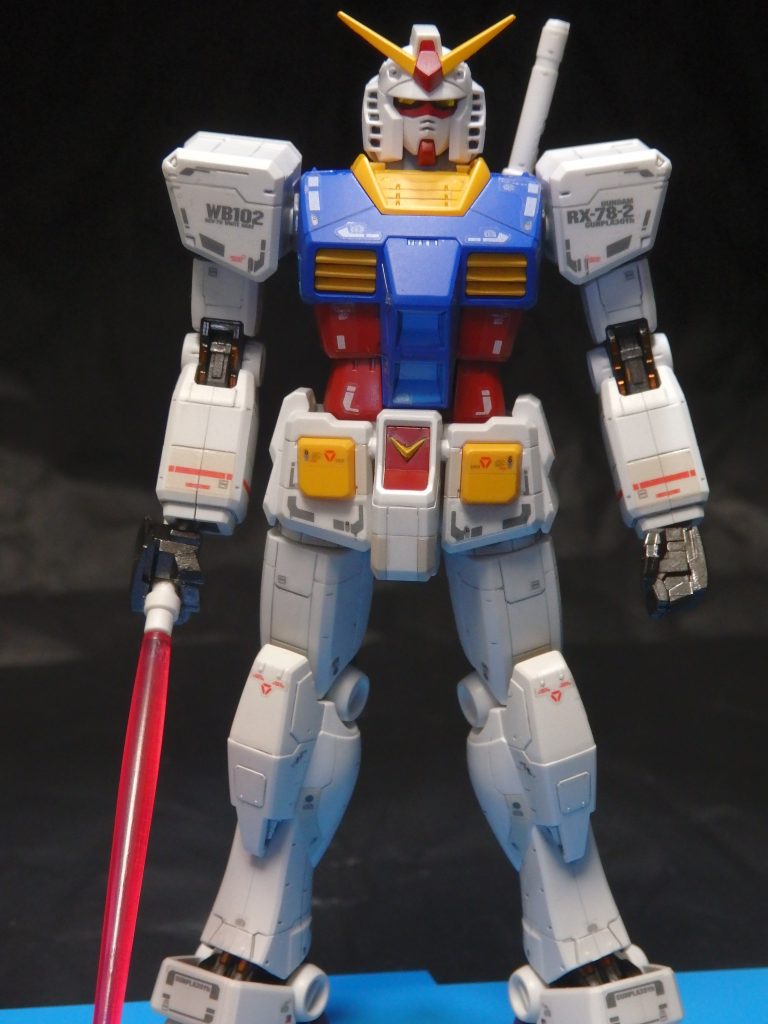 マーキングシールはテトロンシールというヤツで、普段なら厚みが気になる所ですが、全然良い感じなのでつや消しコートは吹いていません。立像でビームサーベルを台座に刺してる固定ポーズなので、もう触らないのでいいかなと。キットは30周年記念の「ガンダム Ver.G30th」と同じだそうです。ガンスタ初投稿のスターターキット2のガンダムと同じなんですね。										https://gumpla.jp/hg/393519この時は無塗装でつや消しコートを吹きました。成形色良いですね。