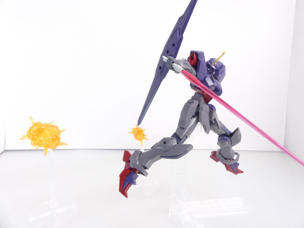 武器が、もう・・・あっちの、サーベル!使って!!彼の風に乗る。彼は、それを受け取ったーー彼の名は、アル。ELダイバー・アル。あっちが保護したそのダイバーが、GBNを動かす新たな戦いの始まりを告げたー