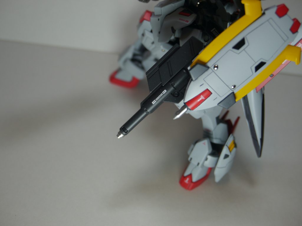 ライフルいつもならグレーで塗ってしまうところをガイアのフロストマットブラックにしましたデカールと先端をメタルパーツで仕上げてます