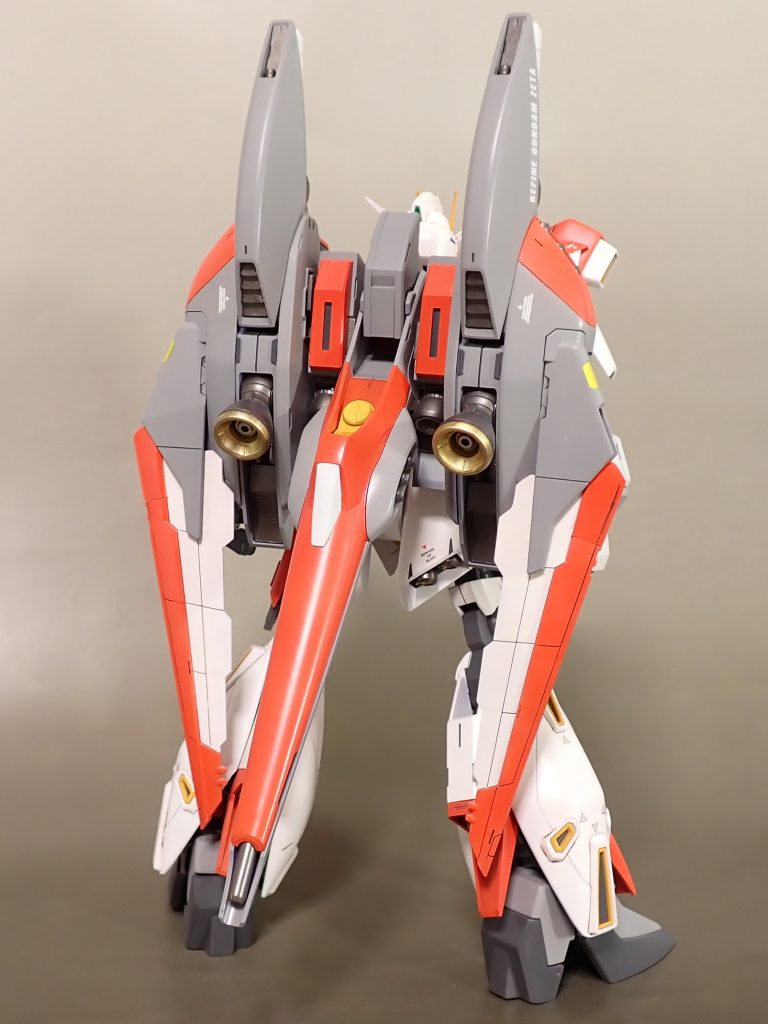 小型化したウイングはRGフォースインパルスのものを使用しています。