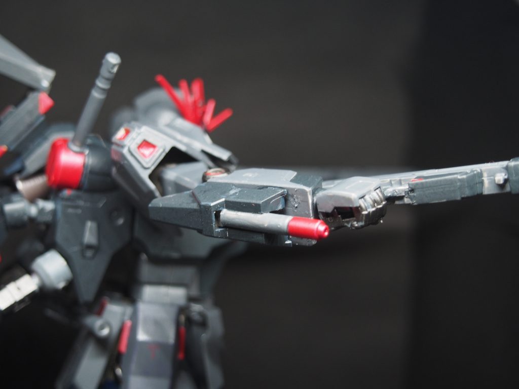 ビームガン腕部に設置されたビーム兵器白兵戦用に用いられる