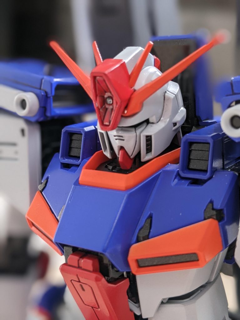 ダブルゼータ顔アップ。めっちゃイケメン。