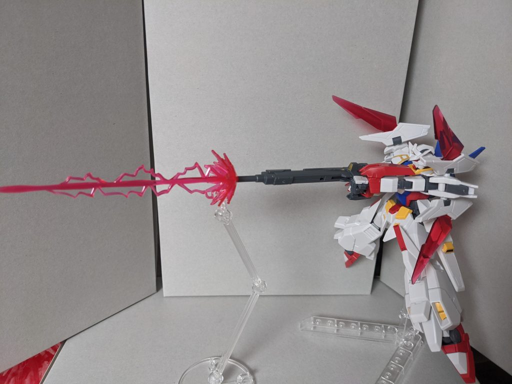 精密射撃モードフルバースト風ファンネル展開付属の射撃エフェクトはバリエーションが多い 