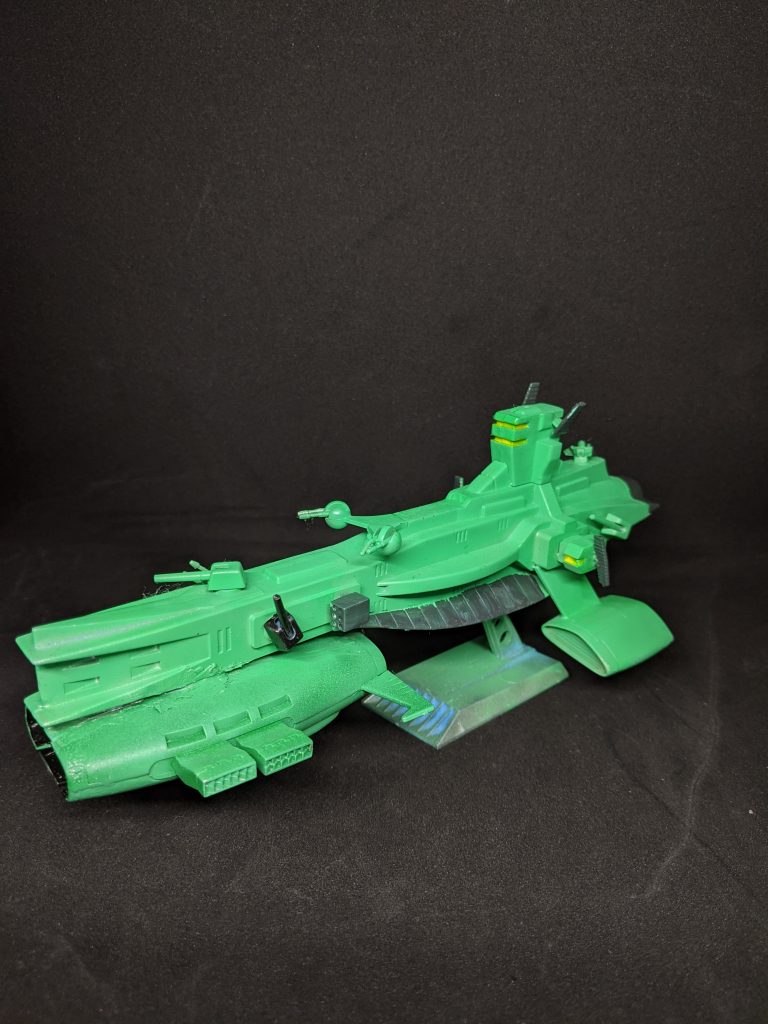 基本的な性能は低いものの、連邦ジオン双方の部品や規格を使っているため連邦ジオン両方で補給が可能。
その為、組織を維持する為に仮想敵を欲している連邦軍や反連邦組織がアナハイムを通じて支援を受けやすく長らく維持される事になる。