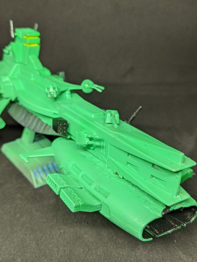 表向きはアナハイムの下請けとしてジオン残党軍や反連邦組織、海賊などに提供しているがこの頃からコスモバビロニア建国の為に戦艦製造技術を獲得するために密かにデータ収集を行っており私兵集団バーナムの予備部隊の母艦も存在する