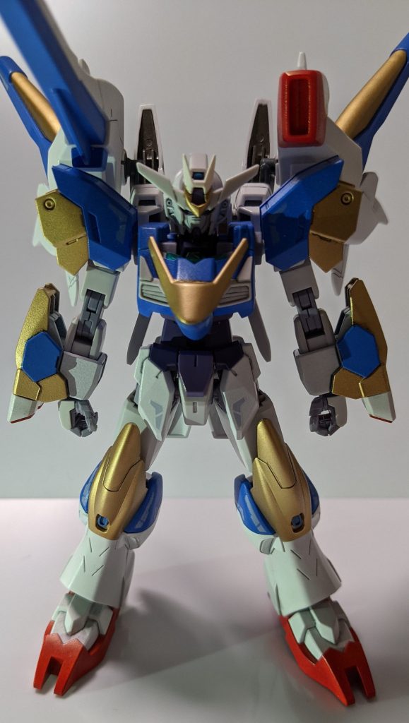 足の爪先はパテ埋めして丸みを出す予定でしたが上半身に対してのシルエットが弱くなりそうな気がしたのでそのまま