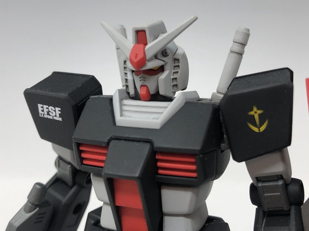 最後にアップで。非常に男前のガンダムで、塗装派には非常に助かるパーツ割が素晴らしいです。