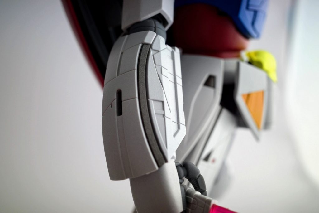 ターンエーの特徴でもあるシド・ミード氏による独特なデザインと、カトキハジメ氏によるアレンジも相まって「緻密さ」も感じられます。