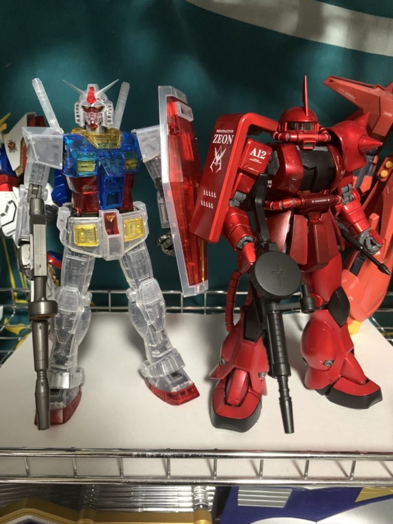 最後はガンプラ一番くじラストワン＆Ｂ賞ミックスのオールクリア「MGガンダムver2.0」と一緒に。前回のイージスから赤のキャンディ塗装が続いたので、次回は別の色でやりたいと思っています。。。￼
