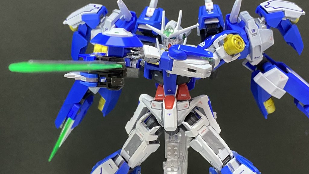 ライザーユニットはサブアームにもなり瞬間的な手数を増やす事が可能